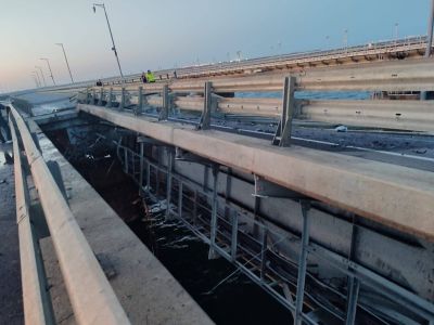 Крымский мост после атаки, 17.07.23. Фото: t.me/vchkogpu Крымский мост после атаки, 17.07.23. Фото: t.me/vchkogpu